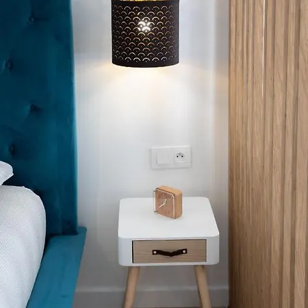 Royal - 10 Minutes To Monaco